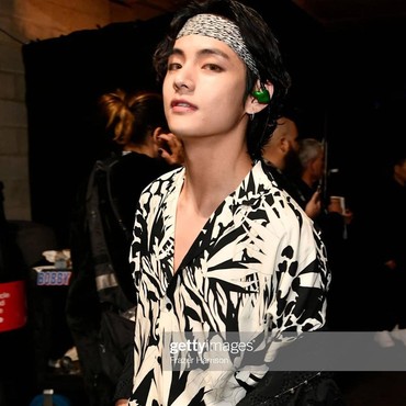 Pernah Jadi Cowok Paling Ganteng, V BTS Ungkap Fitur Wajah Terfavorit