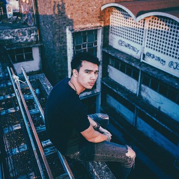 Mengenal Lebih Dekat Jeff Smith 'Suami' Prilly Latuconsina