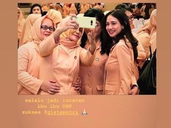 Kecantikan Gista Putri Selalu Curi Perhatian, Jadi Rebutan Foto Bareng