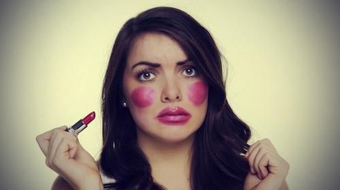 8 Tips Cantik di Kencan Pertama