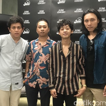 Lirik Lagu Summer Breeze - Coldiac