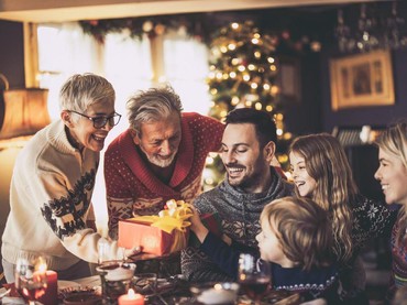 img-title Kecanggihan Teknologi Kartu Ucapan Video, Bikin Hadiah Natal 2024 Makin Intim