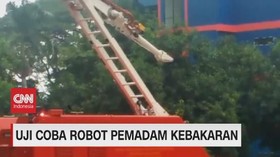 VIDEO: Uji Coba Robot Pemadam Kebakaran