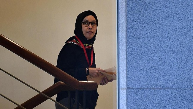 Pertanyaan Jaksa di Perkara Hasto dan Saeful Mirip Eks Anggota DPR Riezky Aprilia mengungkapkan bahwa 90 persen pertanyaan JPU KPK dalam sidang Hasto Kristiyanto mirip dengan kasus Saeful Bahri.