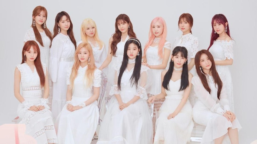 Teaser foto comeback girl group K-Pop IZ*ONE untuk album BLOOM*IZ