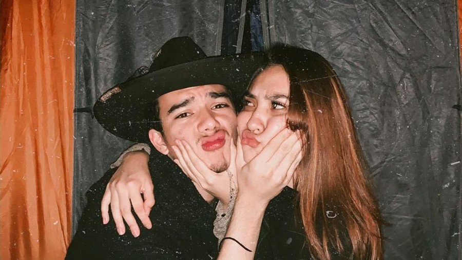 Deretan fakta-fakta soal sosok 'suami' Prilly Latuconsina yang menghebohkan.