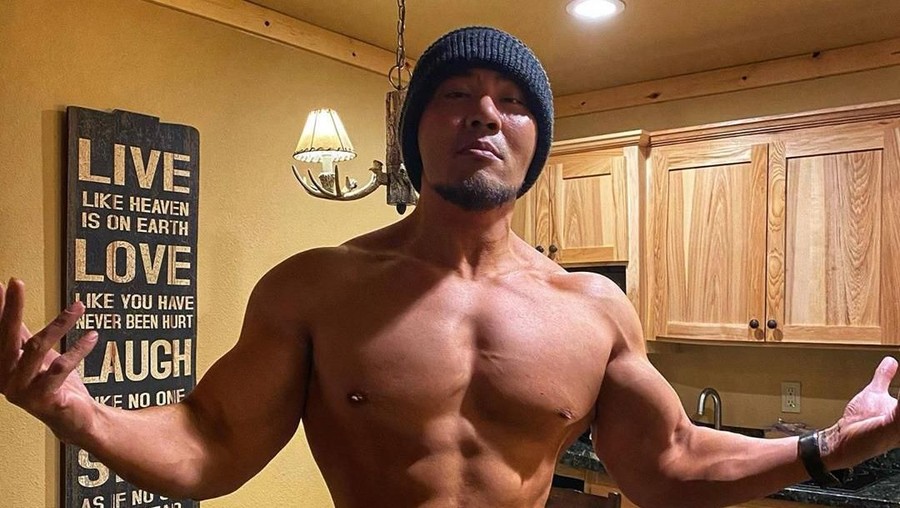 Kemunculan kerajaan baru seperti Keraton Agung Sejagat hingga Sunda Empire membuat Deddy Corbuzier bercanda mendirikan kerajaan baru, Kaisar Jombang Merdeka.
