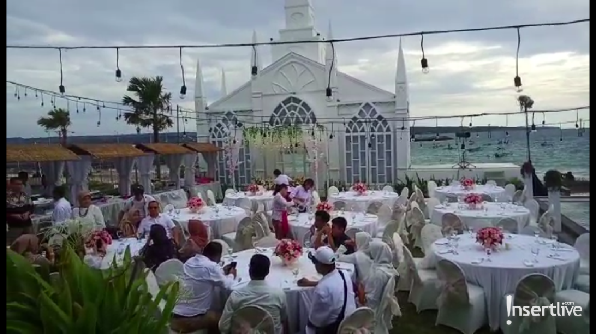 Acara resepsi pernikahan Vanessa Angel dan Bibi Ardiansyah yang digelar di Bali sudah dimulai&period; Intip keseruannya yuk&excl;