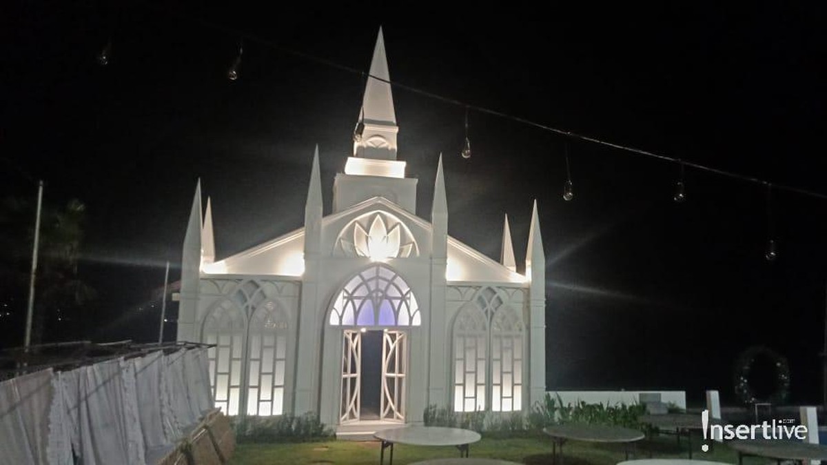 Vanessa Angel dan Bibi Ardiansyah menggelar resepsi pernikahan di Koderatu Beach Club&comma; Bali hari ini&comma; Sabtu &lpar;8&sol;2&rpar;&period; Yuk&comma; intip dekorasinya&excl;