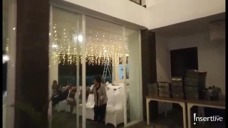 Vanessa Angel dan Bibi Ardiansyah menggelar resepsi pernikahan di Koderatu Beach Club, Bali hari ini, Sabtu (8/2). Yuk, intip dekorasinya!