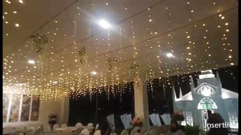 Vanessa Angel dan Bibi Ardiansyah menggelar resepsi pernikahan di Koderatu Beach Club, Bali hari ini, Sabtu (8/2). Yuk, intip dekorasinya!