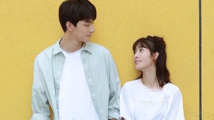 Put Your Head On My Shoulder (2019) Deretan drama China juga nggak kalah romantis dari drama Korea lainnya lho, penasaran?