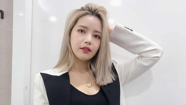img-title Tampil Botak di Teaser Album Solo, Solar MAMAMOO Bikin Fans Kaget