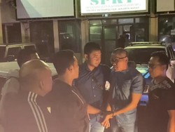 Tak Melawan, Begini Reaksi Pemobil Ajak Duel Polisi Saat Ditangkap