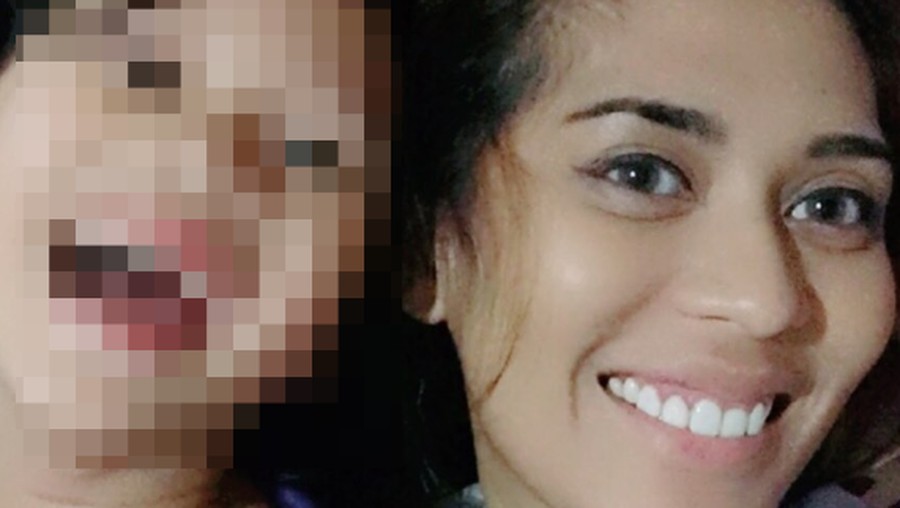 Kronolgi cerita anak Karen Pooroe, Zefania Carina Claproth yang meninggal dunia karena jatuh dari lantai 6 apartemen.