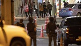 FOTO : Horor Penembakan Massal di Thailand Malam Minggu di Thailand mendadak horor setelah seorang tentara melakukan penembakan massal membabi-buta ke sebuah pusat perbelanjaan.