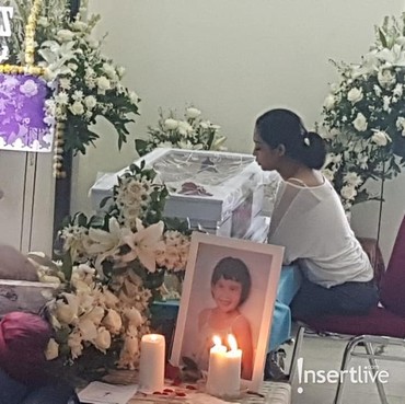 Anak Karen Pooroe Jatuh dari Balkon Apartemen, Polisi Periksa CCTV