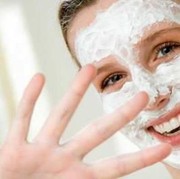 8 Masker Wajah Alami Buatan Sendiri