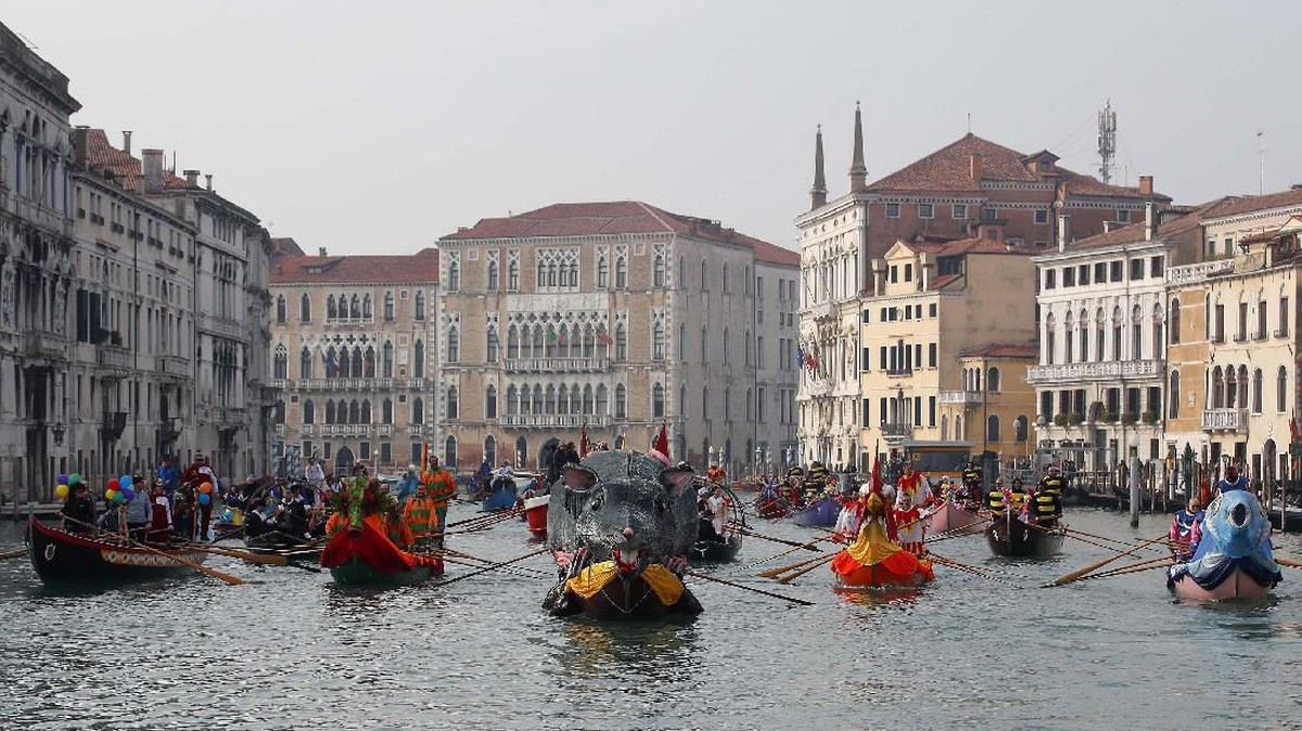 FOTO: Kemeriahan yang Senyap di Venice Carnival