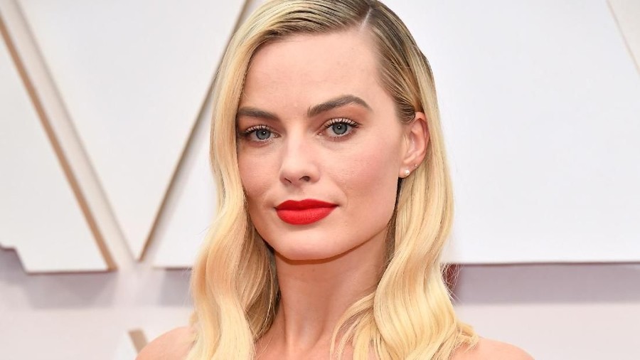 Margot Robbie HOLLYWOOD, CALIFORNIA - FEBRUARY 09: Margot Robbie attends the 92nd Annual Academy Awards at Hollywood and Highland on February 09, 2020 in Hollywood, California. (Photo by Amy Sussman/Getty Images)