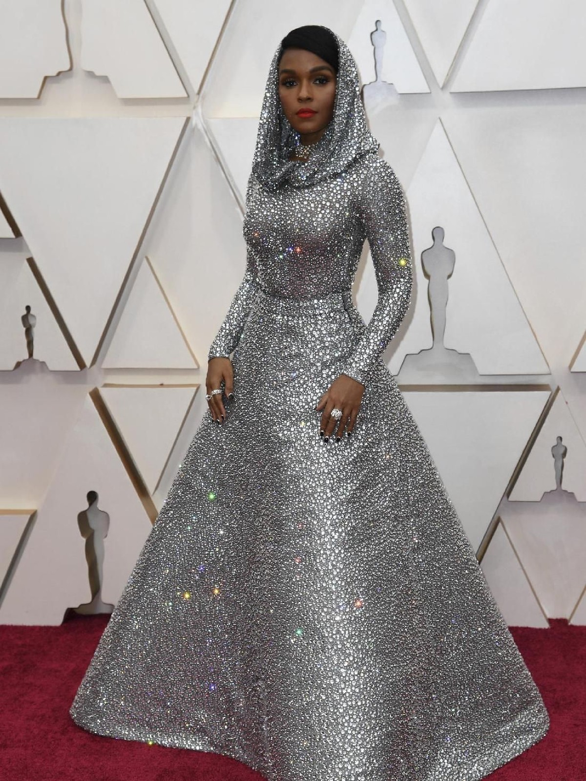 Tujuh selebriti dengan kostum terbaik di ajang penghargaan Oscar 2020 yang berlangsung di Dolby Theater&comma; California&comma; pada Minggu &lpar;9&sol;2&rpar;&period;