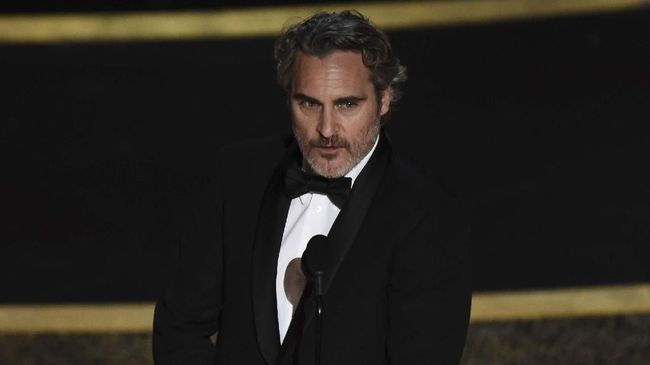Sebanyak 55 artis, seperti Joaquin Phoneix dan Cate Blanchett, mendesak Joe Biden untuk lakukan gencatan senjata antara Hamas dan Israel.