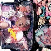 Hati-Hati, Apakah Makeup Kamu Sudah Menunjukkan Tanda Ini?