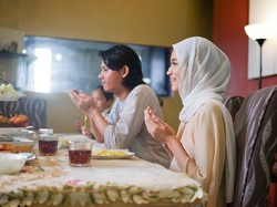 Bacaan Doa Buka Puasa Ramadhan Lengkap Adab yang Dianjurkan