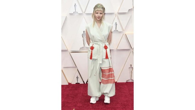 FOTO: 9 Selebriti Berbusana Terburuk di Oscar 2020