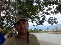 Matt Wright Gagal Taklukkan Buaya Berkalung Ban di Palu