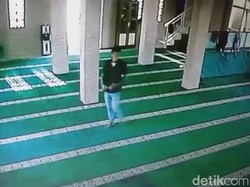 Pura-pura Salat, Pria Ini 5 Kali Bongkar Kotak Amal Masjid di Garut