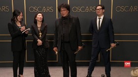 VIDEO: Bong Joon Ho Sutradara Korsel Pertama Peraih Oscar