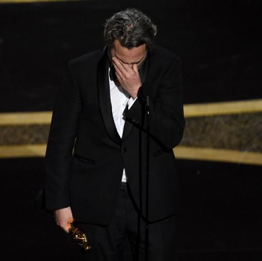 Joaquin Phoenix Aktor Terbaik Oscar!