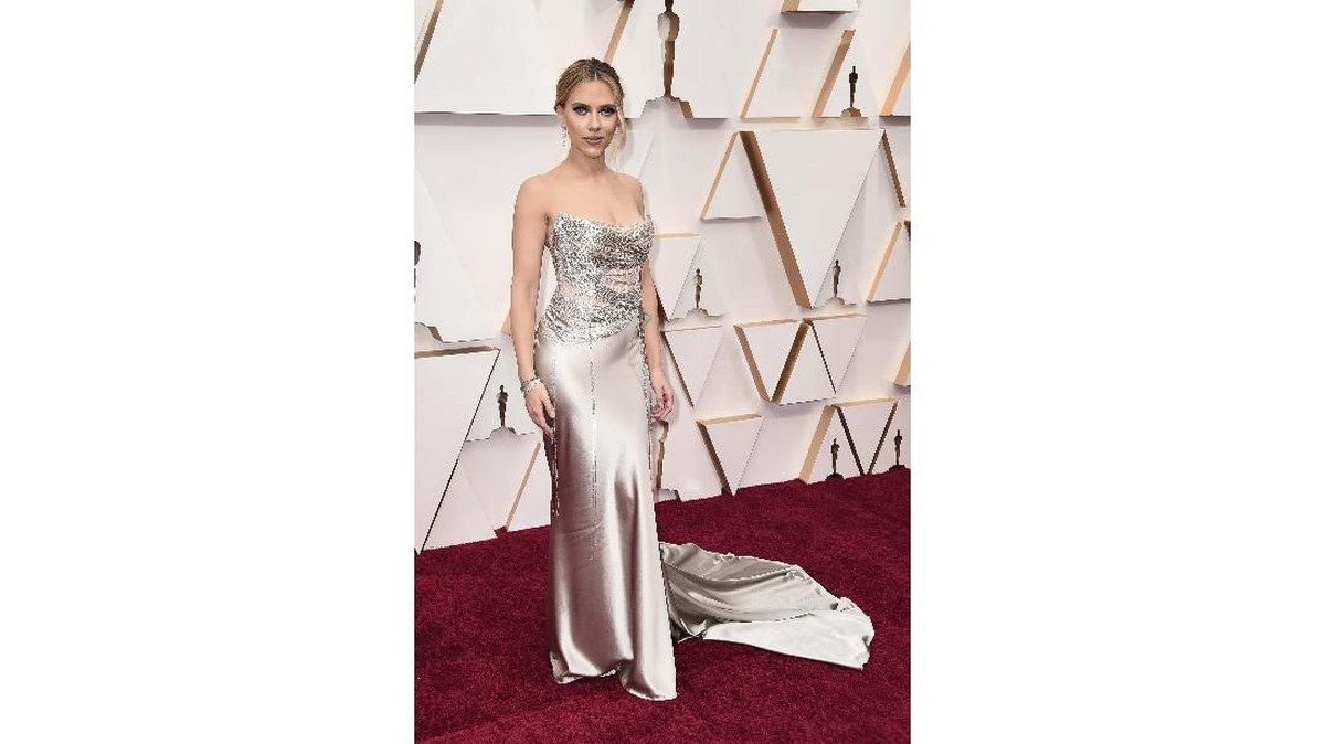 FOTO: 8 Selebriti Berbusana Terbaik di Oscar 2020
