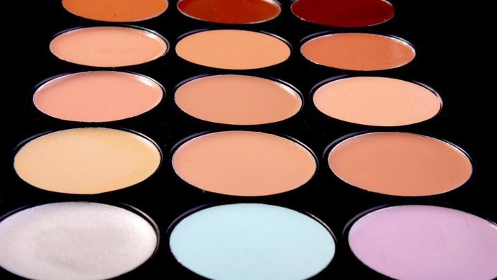 Tips Menggunakan Concealer untuk Tampilan Sempurna