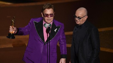 img-title Elton John Raih Best Original Song di Oscar 2020