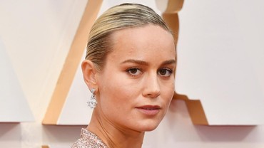 img-title 'Captain Marvel' Brie Larson Nyanyikan 'On The Ground' Rose BLACKPINK