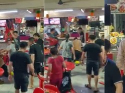Bukannya Makan, Orang-orang Ini Malah Baku Hantam di Restoran
