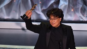 Parasite Menang Film Internasional, Bong Joon-ho Siap Pesta