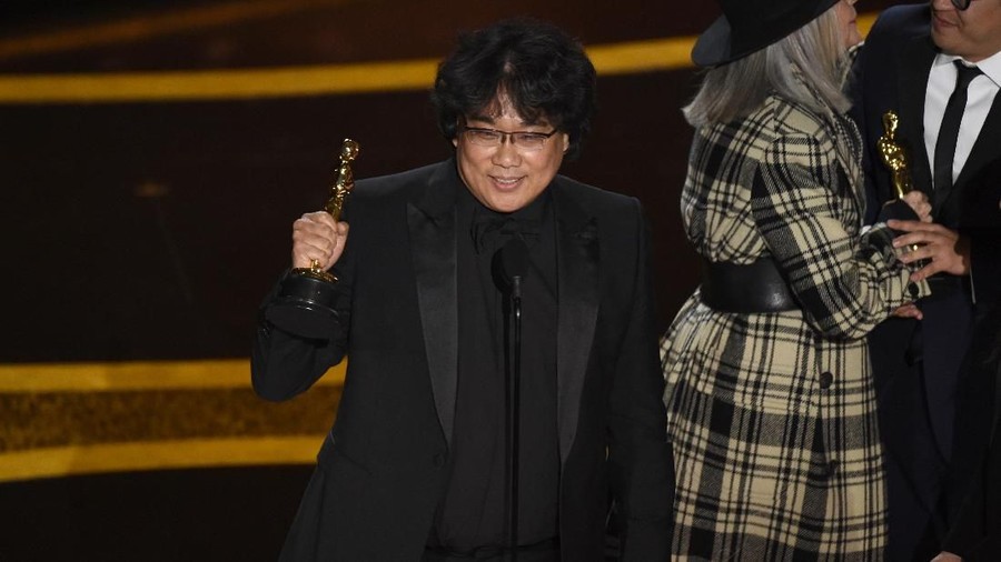 'Parasite' Persembahkan Oscar Pertama untuk Korea Selatan Parasite meraih penghargaan Original Screenplay di Oscar 2020.