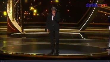 img-title Joaquin Phoenix Tersentuh Jadi Aktor Terbaik Oscar 2020
