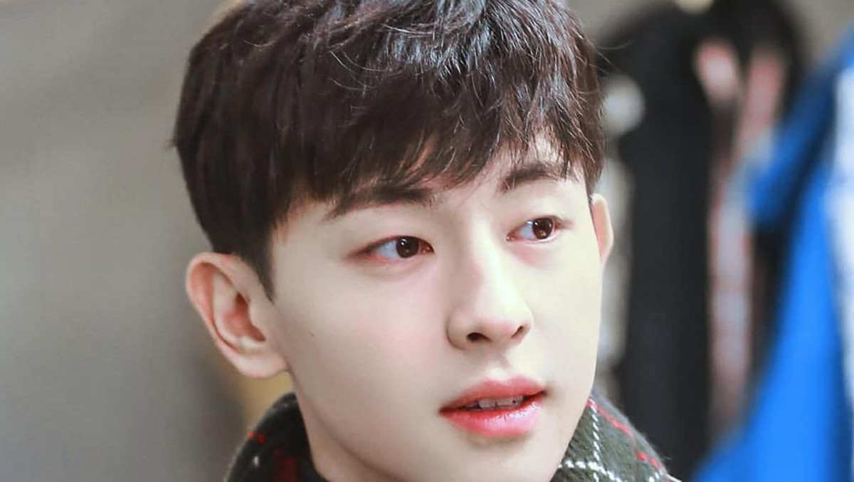 5 aktor asal China ini memiliki wajah yang antagonis&comma; namun senyumannya bikin meleleh&period; Penasaran&quest;