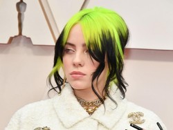 Nyanyikan Soundtrack James Bond, Tujuan Hidup Billie Eilish Tercapai