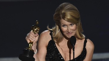 Laura Dern: Besar Lewat Jurassic Park, Raih Oscar di Usia 53 Tahun