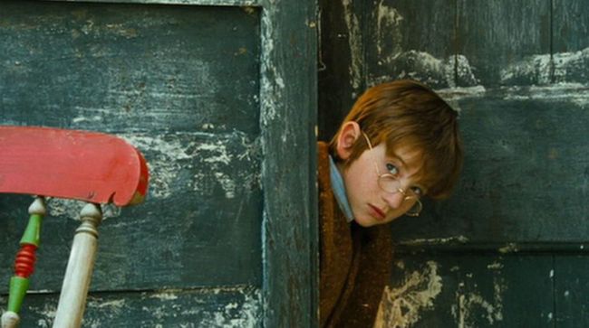Mantan aktor cilik yang pernah berperan sebagai Eric Brown dalam Nanny McPhee (2005), Raphael Coleman, meninggal dunia di usia 25 tahun.