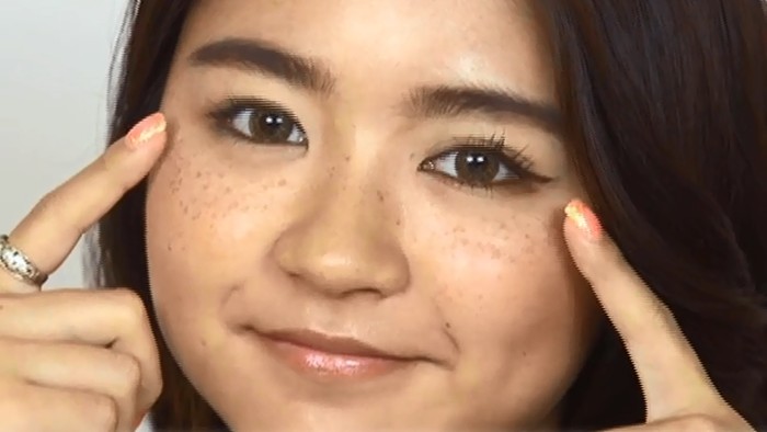Mata terlihat lebih besar Teknik menggunakan Maskara & Eyeliner