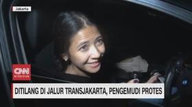 VIDEO: Ditilang di Jalur TransJakarta, Pengemudi Protes