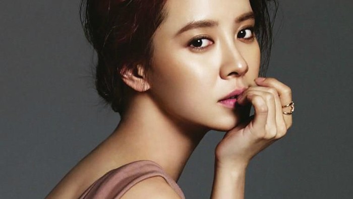 Ingin Kulit Porselen ala Artis Korea? Coba 3 Langkah Jitu untuk Mengecilkan Pori yang Besar