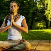 Gerakan Yoga ini Bisa Buat Wanita Awet Muda