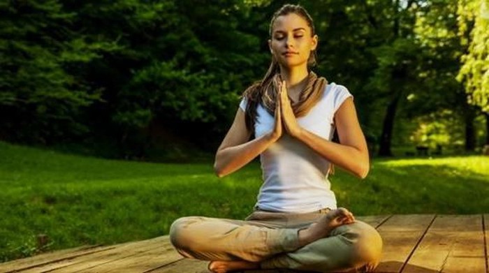 Gerakan Yoga ini Bisa Buat Wanita Awet Muda